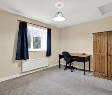 3 bedroom apartment to rent - Photo 4