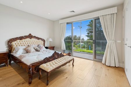 Beachfront Luxury Townhouse - Photo 5