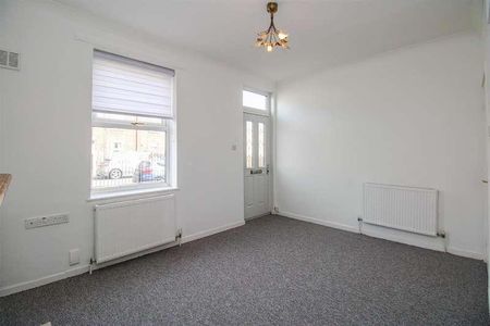 Dalefield Avenue, Normanton, WF6 - Photo 2