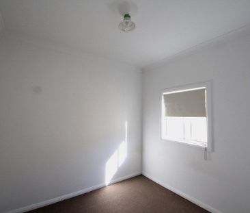 2 BEDROOM GRANNY FLAT - Photo 2