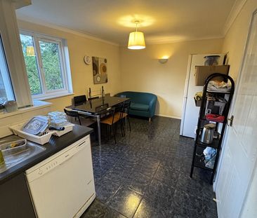 6 Bed Semi-Detached House, Lyon Street, SO14 - Photo 5