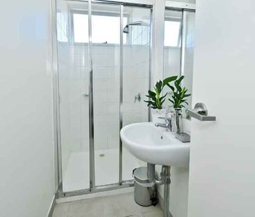Room 6 (Non Ensuite) - Photo 4