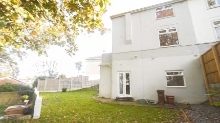 To Rent Heather Road, Ensbury Park, Bournemouth, BH10 £2,200 pcm Tenancy Info - Photo 3