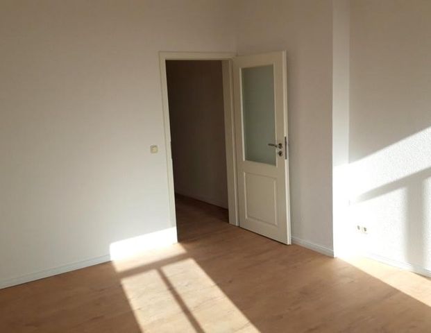 Schöner Ausblick auf den Markt! Groß und hell! Breitbandinternet! - Photo 1