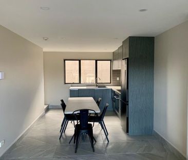 Rent this Lovely Home in Sandringham - Photo 4