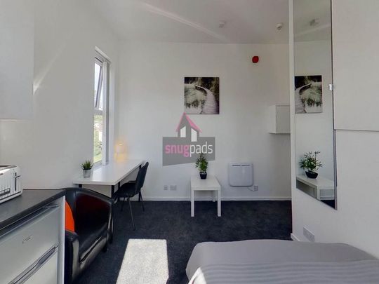1 bedroom in a house share to rent - Photo 1