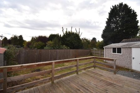 3 bedroom semi-detached house to rent - Photo 4