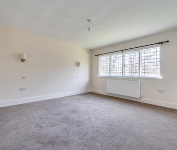 3 bedroom detached house to rent - Photo 2