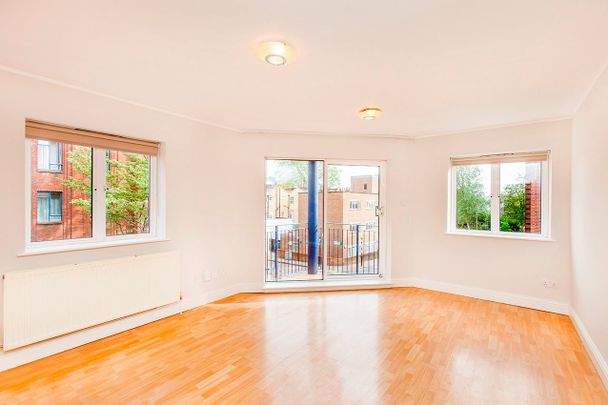 2 Bed Flat, Margery Street, WC1X - Photo 1