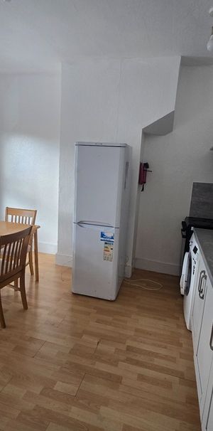 1 Bed Flat, York Road, IG1 - Photo 1