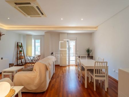 Excellent 4 Bedroom apartment for rent in Gran Vía, Valencia - Photo 5