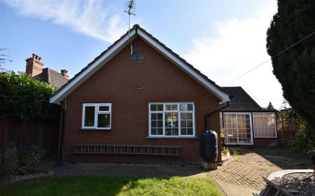 3 bedroom detached bungalow to rent - Photo 4