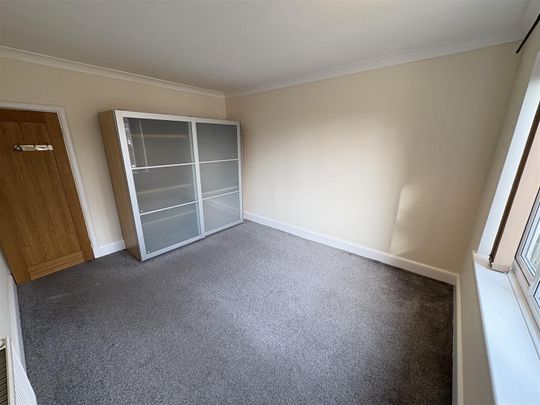 Otley Road, Headingley, LS6 3PX, Leeds - Photo 1
