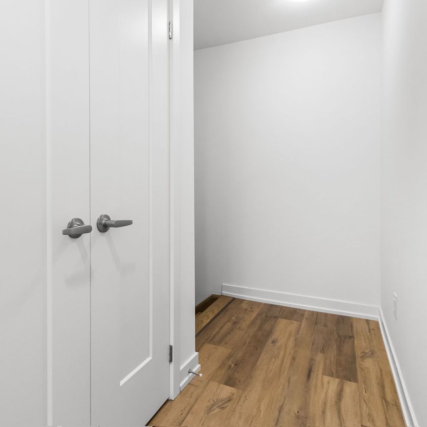 For Lease - 4263 Fourth Avenue Unit# 432, Niagara Falls, Ontario - Photo 1