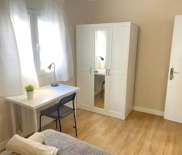 Calle de Pico de Alba, Madrid, Community of Madrid 28053 - Photo 3