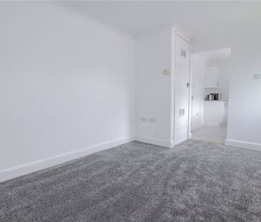 3 bed terraced house to rent in Vulcan Way, Thornaby, TS17 - Photo 6