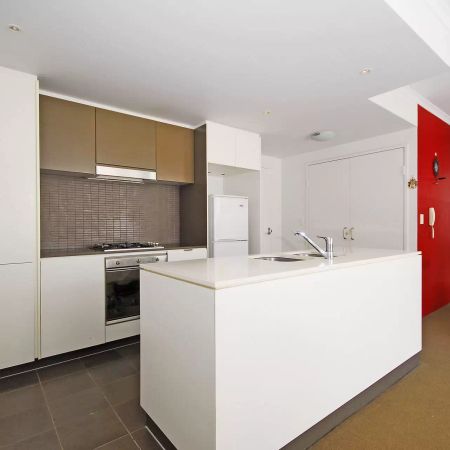 MGM MARTIN - TWO BEDROOM APARTMENT - Photo 3