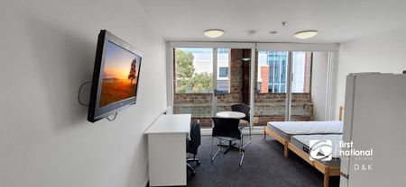 Furnished Studio Apartment – Prime North Melbourne Location - Photo 2