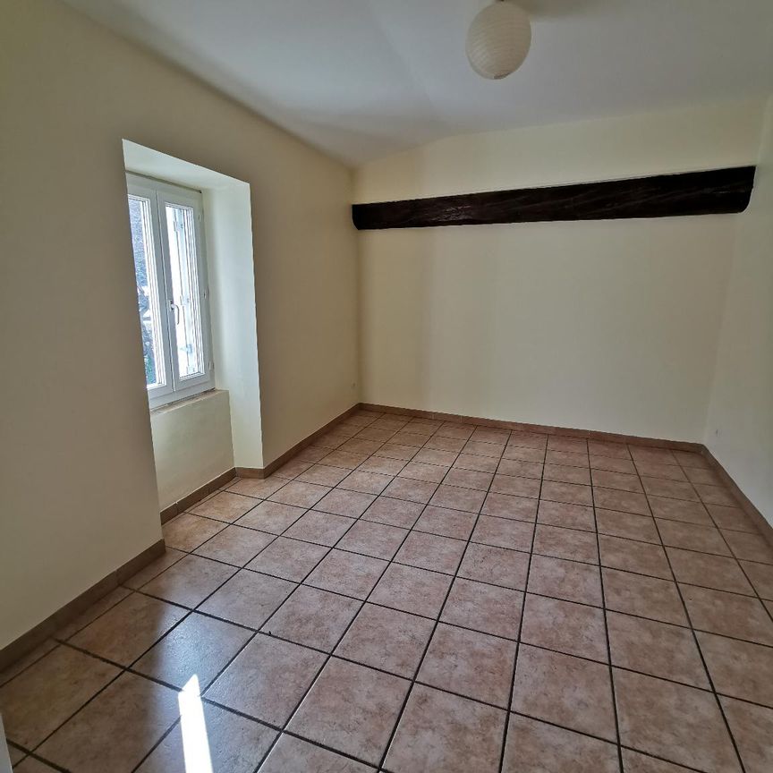 Sur la commune de NYONS (26) un T3 de 52 m² au 1er étage. - Photo 1