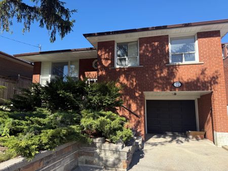 For Lease - 72 La Rose Avenue, Toronto, Ontario - Photo 2