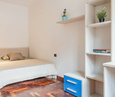 Via Sesto San Giovanni, Milan, Lombardy 20126 - Photo 4