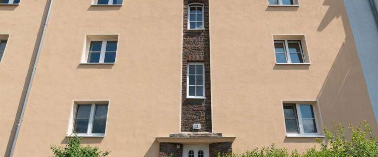 EINZIEHEN & WOHLFÜHLEN // 2-Raum-Wohnung in ruhiger Lage // Tageslichtbad und Dusche - Foto 1