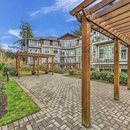 Top floor 1br/1ba unit on Goldstream, pet friendly - Photo 1