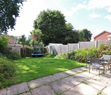 4 bedroom semi-detached house to rent - Photo 6