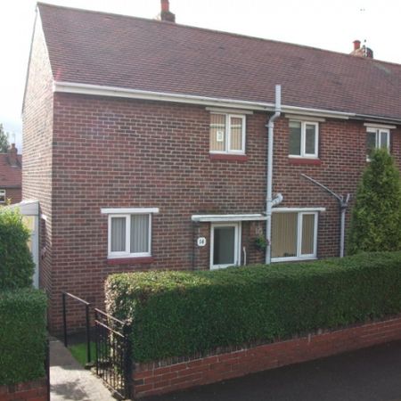 2 bed Semi-Detached - To Let - Photo 3