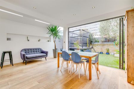 5 bedroom terraced house to rent - Photo 2