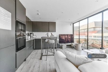 2 bedroom penthouse to rent - Photo 2