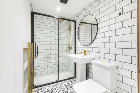 6 bedroom terraced house to rent - Photo 3