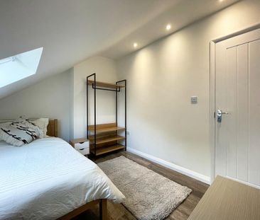 1 bedroom in a flat share to rent - Photo 4