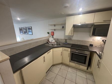 Paramount, Swindon, Beckhampton Street - Photo 4