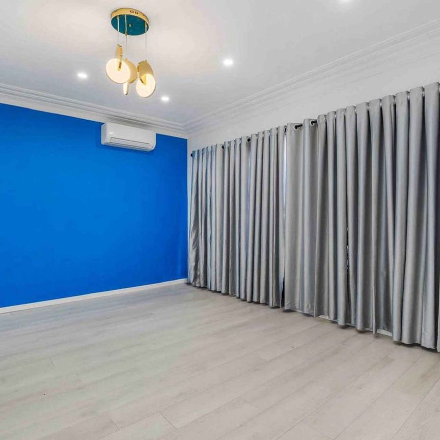 Newly renovated home ! - Photo 1