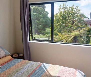 Stunning Two Bedroom Townhouse - Photo 2