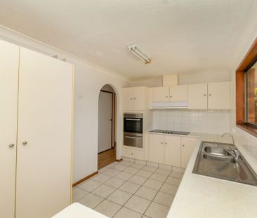 Large Family House In Blue Chip Location - Photo 6