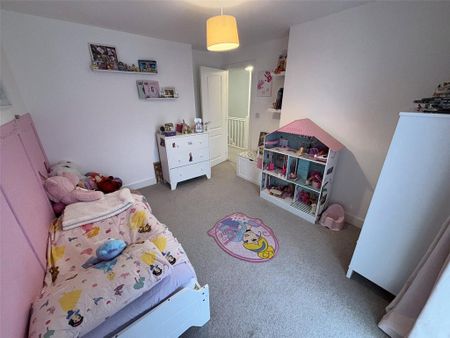 3 bedroom semi-detached house to rent - Photo 3