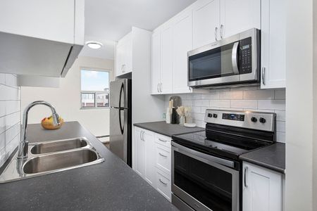 Pacific Way Apartments - Photo 2