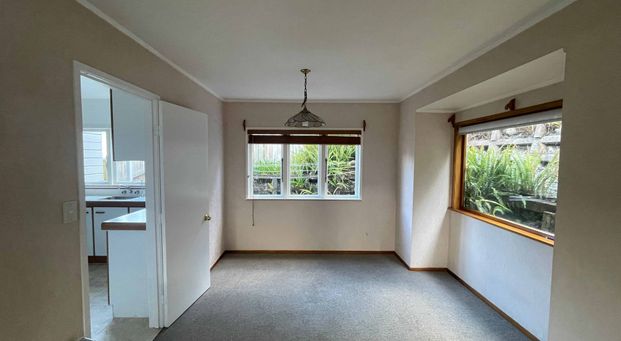 Beautiful bungalow in the heart of Remuera - Photo 1