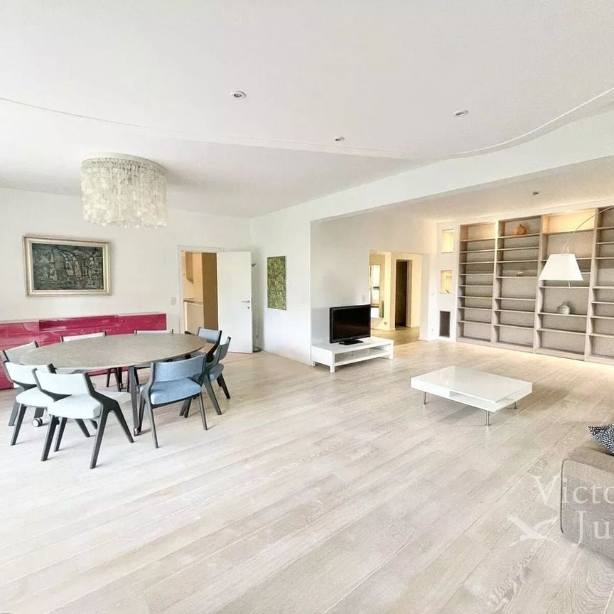 Appartement te huur in Ukkel voor € 3.210 met 3 slaapkamers - Photo 1