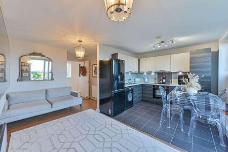 Ashmore Road, Woolwich, SE18 - Photo 2