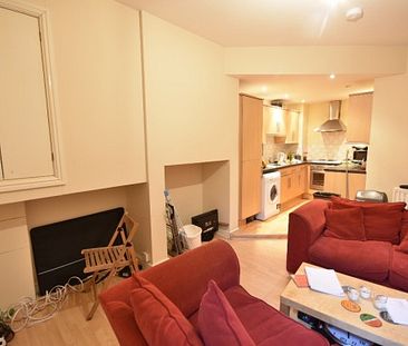 3 Bed - Starbeck Avenue, Sandyford - Photo 4