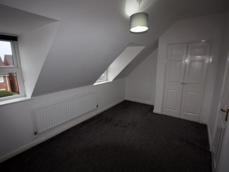 Bucklow Gardens, Lymm - Photo 3