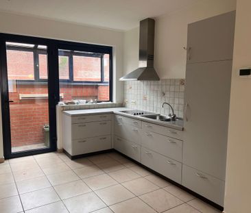 Ruime rijwoning nabij station Ieper | TE HUUR - Photo 3