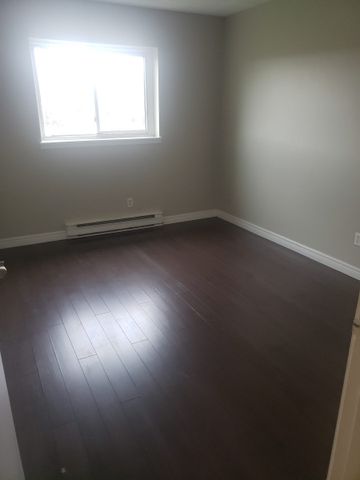 2 Bedroom - Photo 2