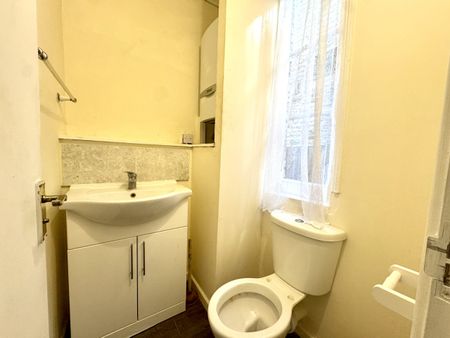Chatham Road, Kingston Upon Thames, KT1 3AA - Photo 3