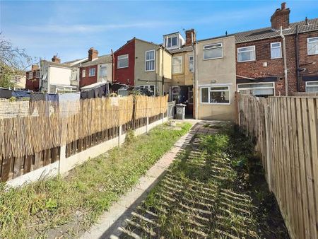 3 bedroom terraced house to rent - Photo 4