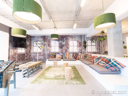 Logement à Paris, Location meublée - Studio T1 - Banlieues (PA-4940) - Photo 2