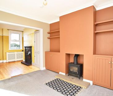 2 bedroom terraced house to rent - Photo 2